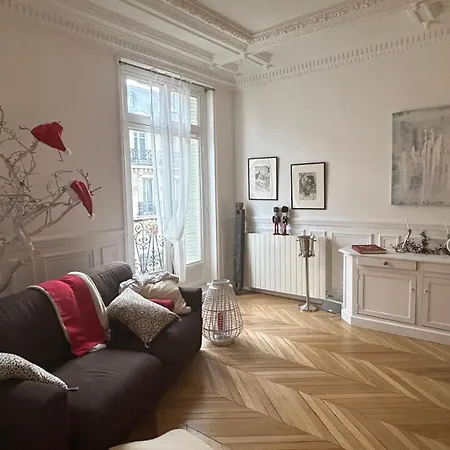 Appartement Charming Champs Elysees Paris