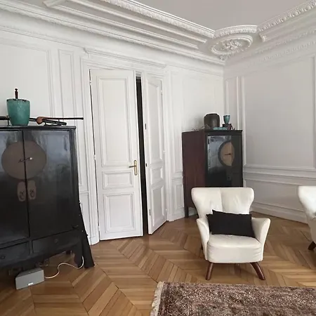 Charming Champs Elysees Apartamento *